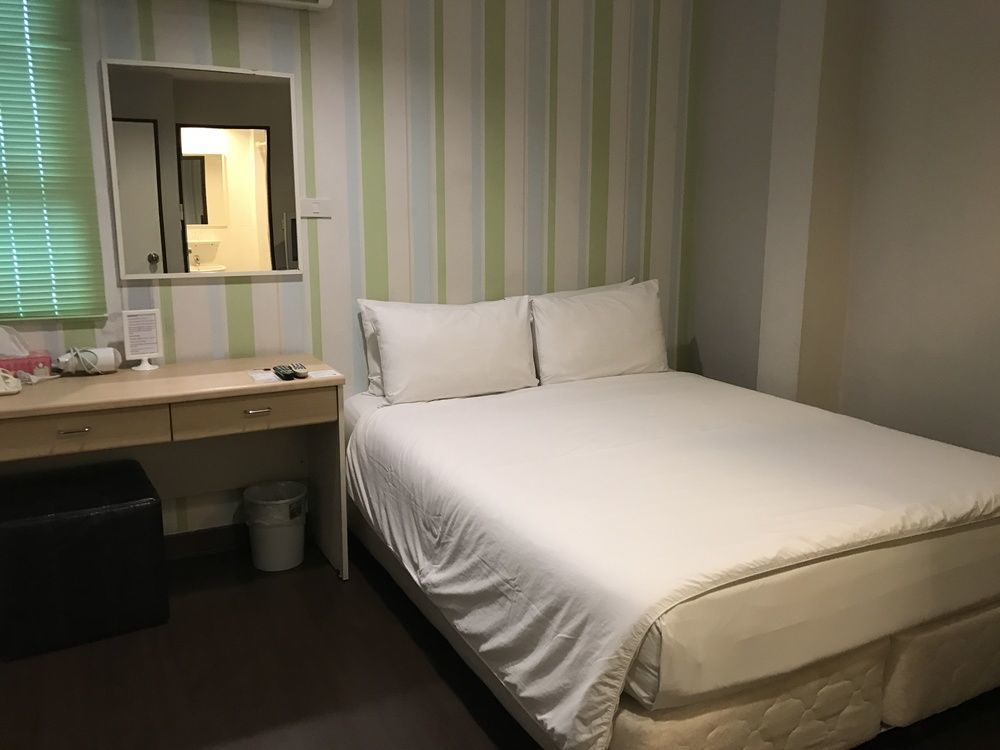 Urban House Hotel Bangkok Luaran gambar