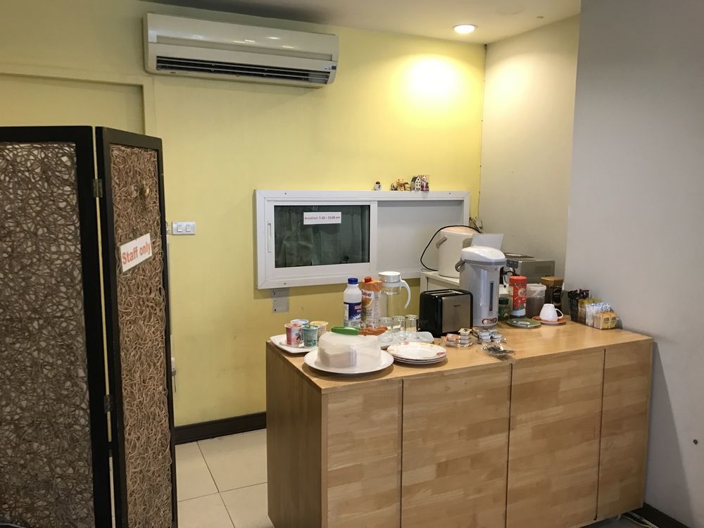 Urban House Hotel Bangkok Luaran gambar