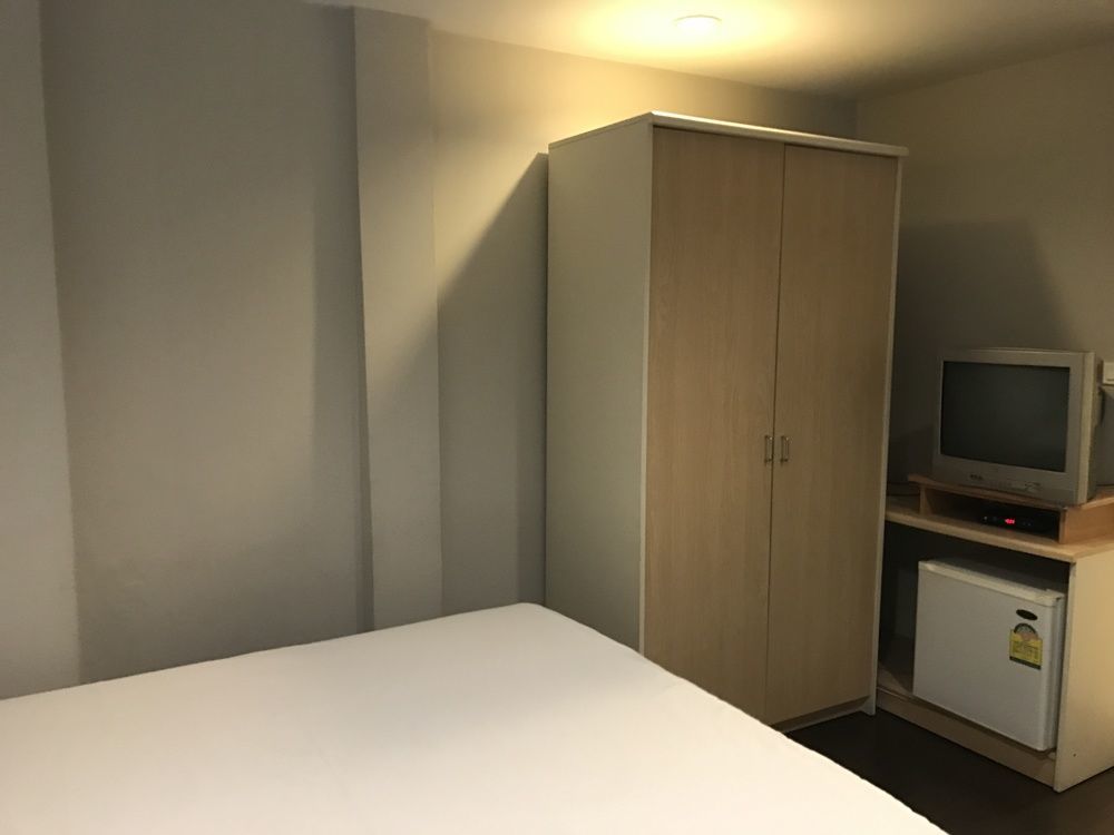 Urban House Hotel Bangkok Luaran gambar