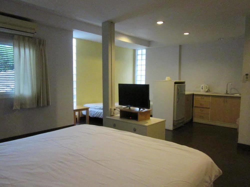 Urban House Hotel Bangkok Luaran gambar