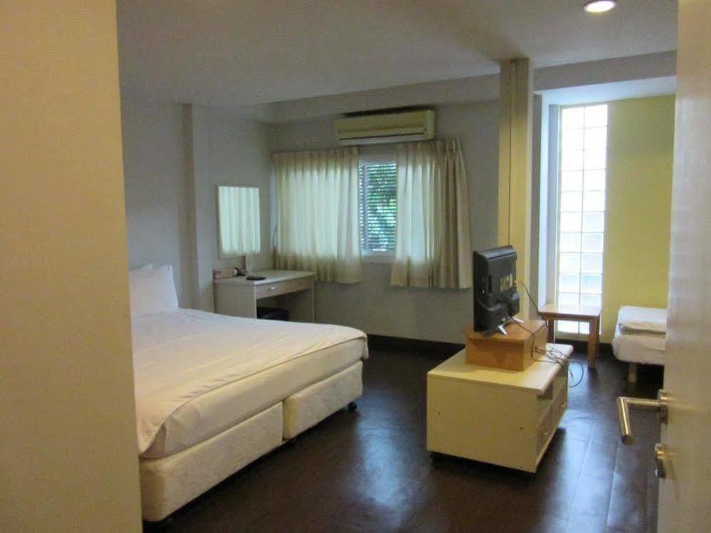 Urban House Hotel Bangkok Luaran gambar
