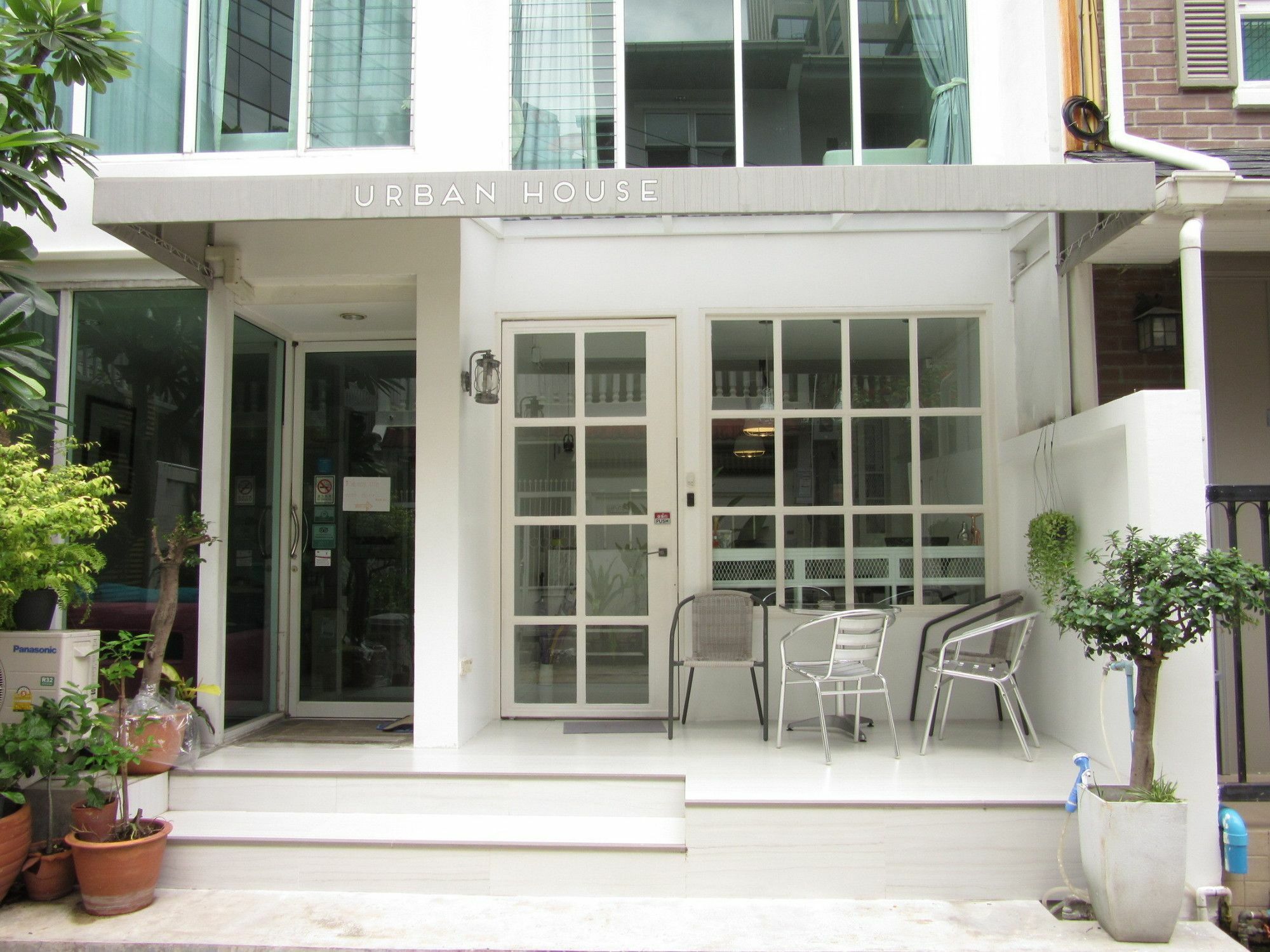 Urban House Hotel Bangkok Luaran gambar