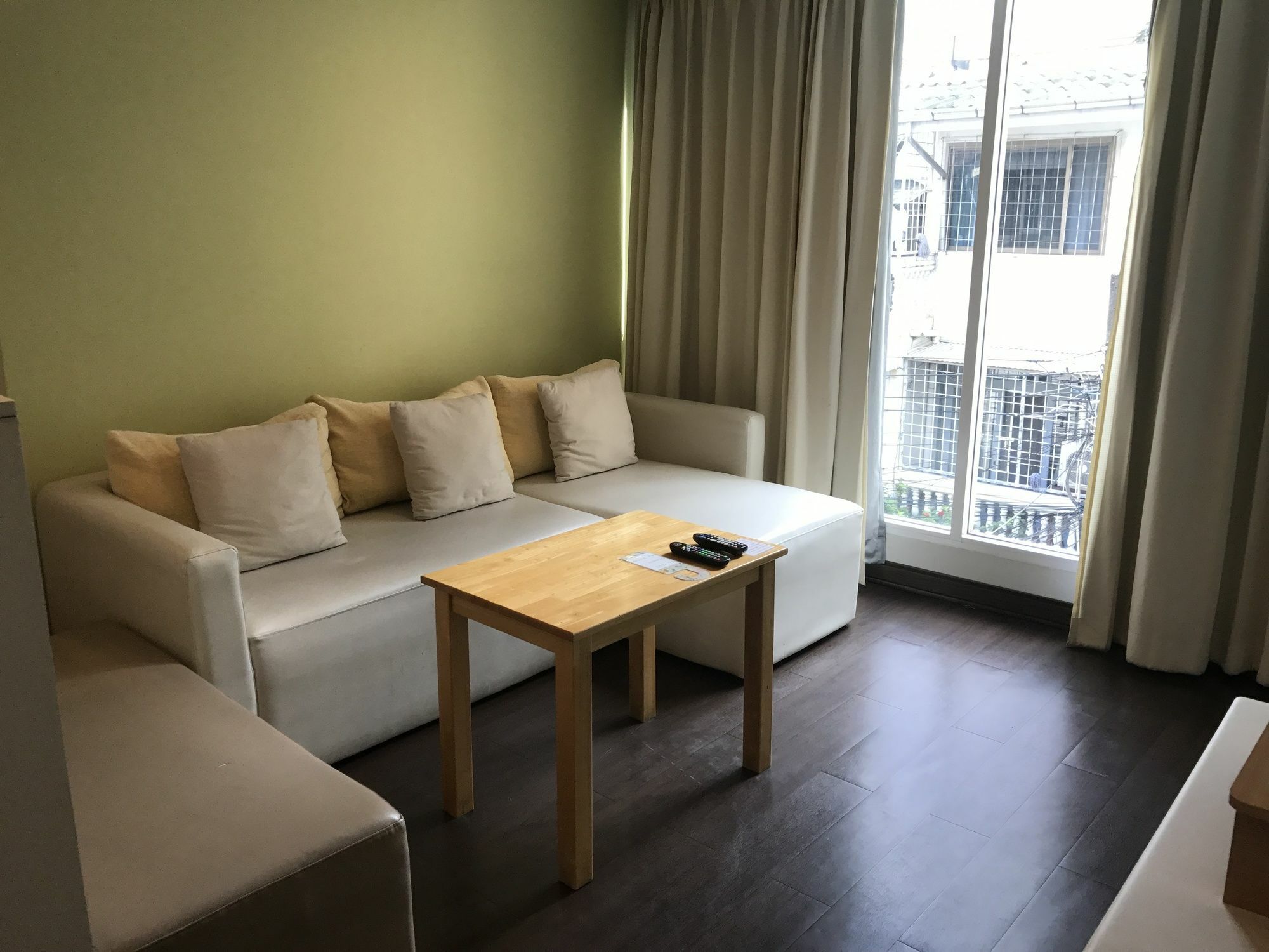 Urban House Hotel Bangkok Luaran gambar