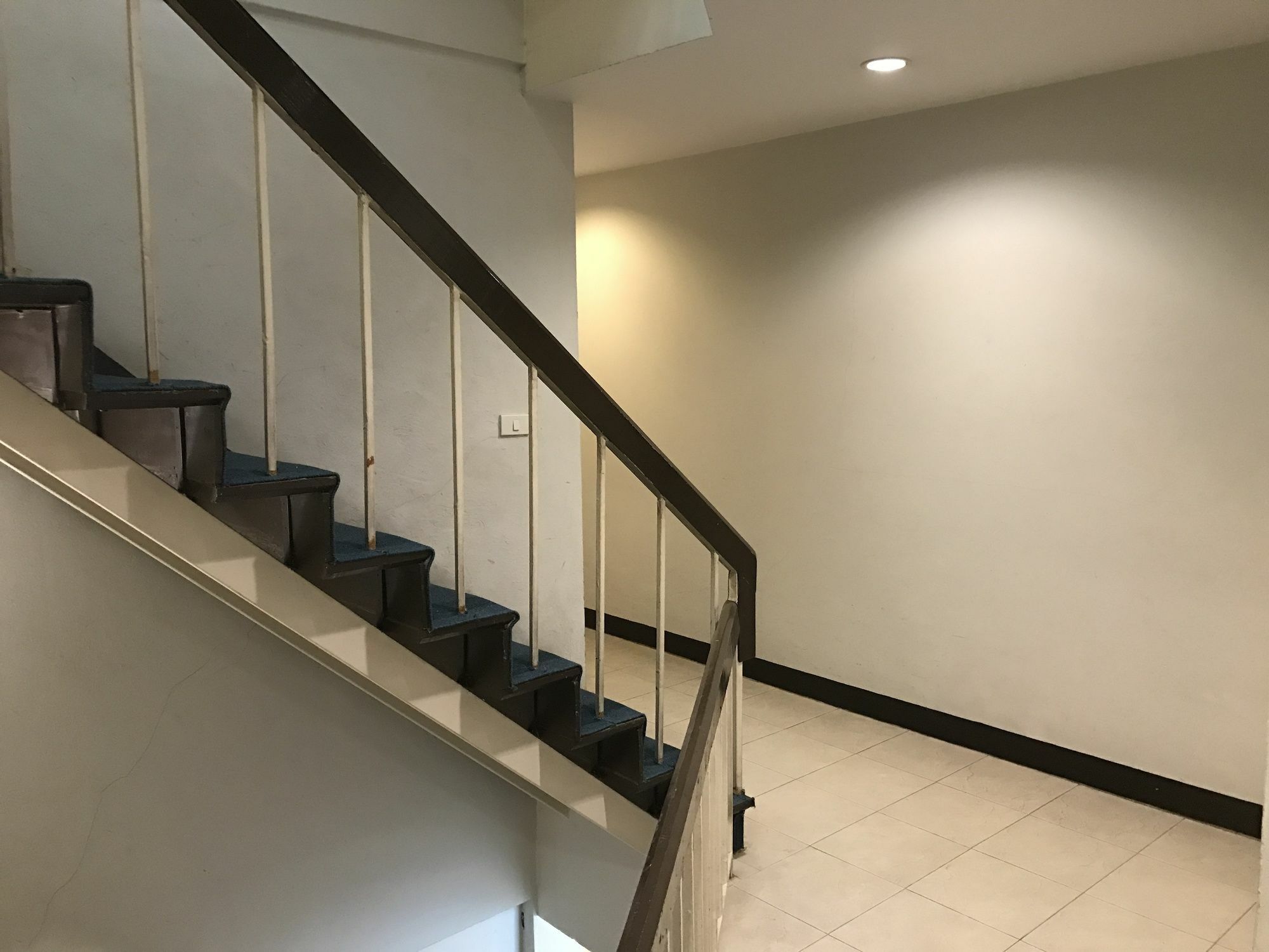 Urban House Hotel Bangkok Luaran gambar