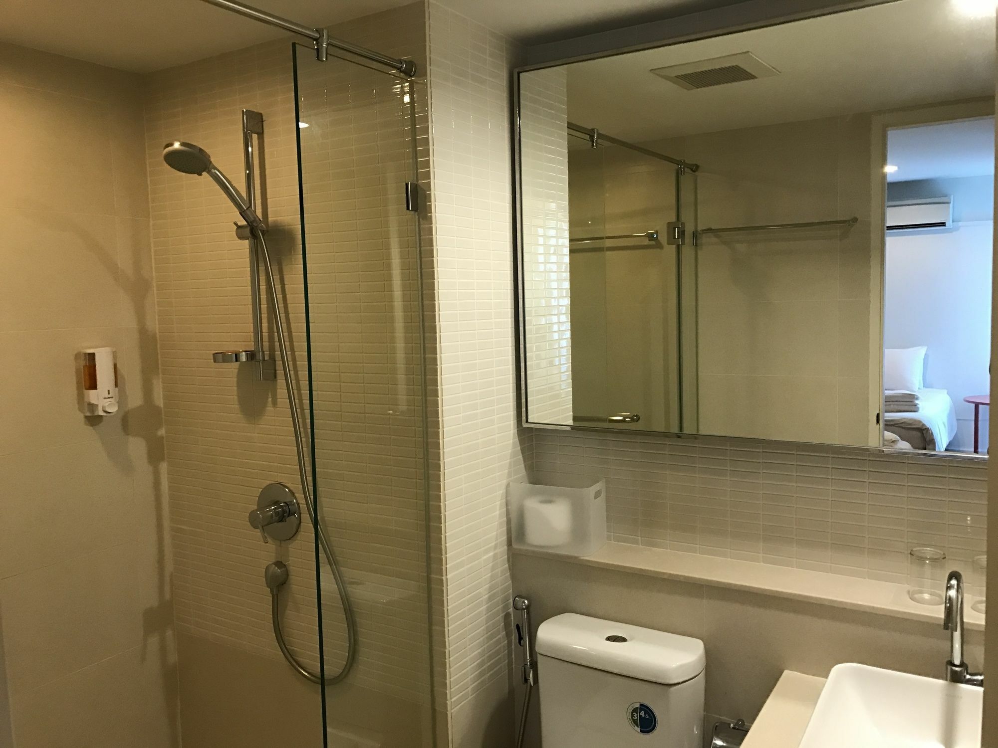 Urban House Hotel Bangkok Luaran gambar