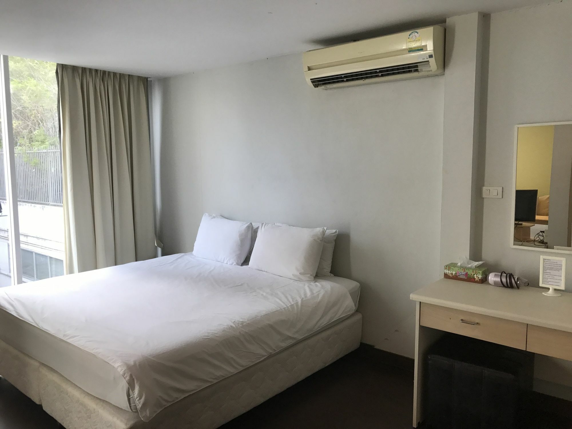Urban House Hotel Bangkok Luaran gambar