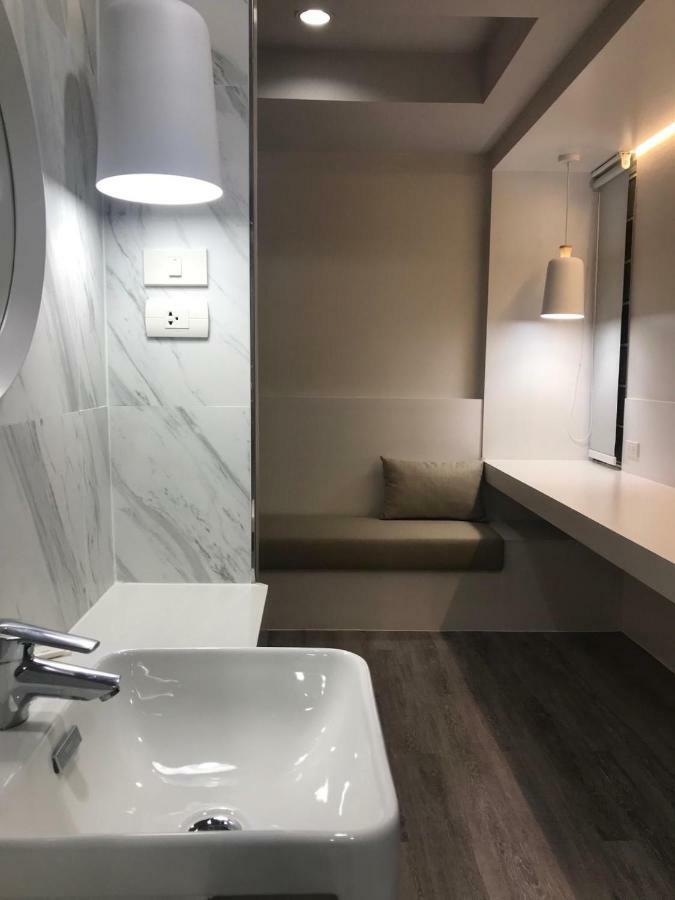 Urban House Hotel Bangkok Luaran gambar